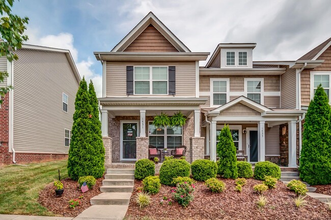 Building Photo - 1431 Riverbrook Dr