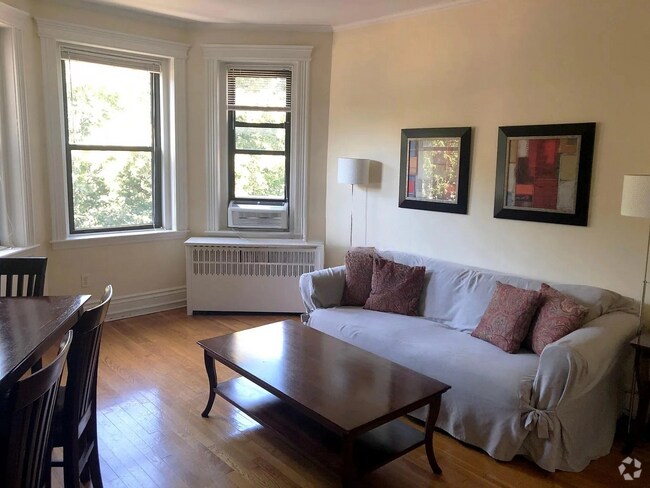 Building Photo - 52 Charlesgate E Rental