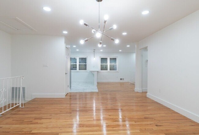 Photo - 500 Adams Ln