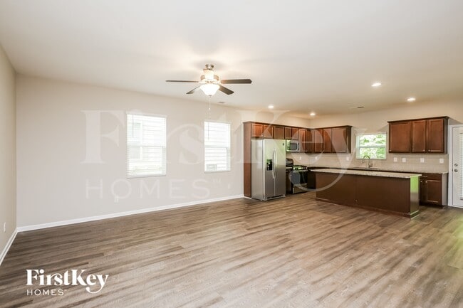 Photo - 19 Ruthie Ln N