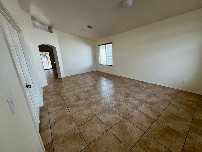 Photo - 4BR/2BA/2CG, TESLA CHARGER 1765 sq.ft. ren...