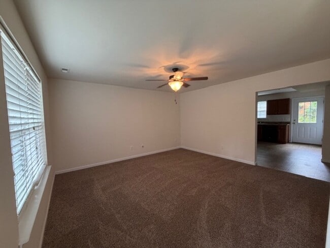 Photo - **MOVE IN SPECIAL, 1/2 OFF FIRST MONTHS RENT** 2Bedroom, 1.5 Bath Townhouse