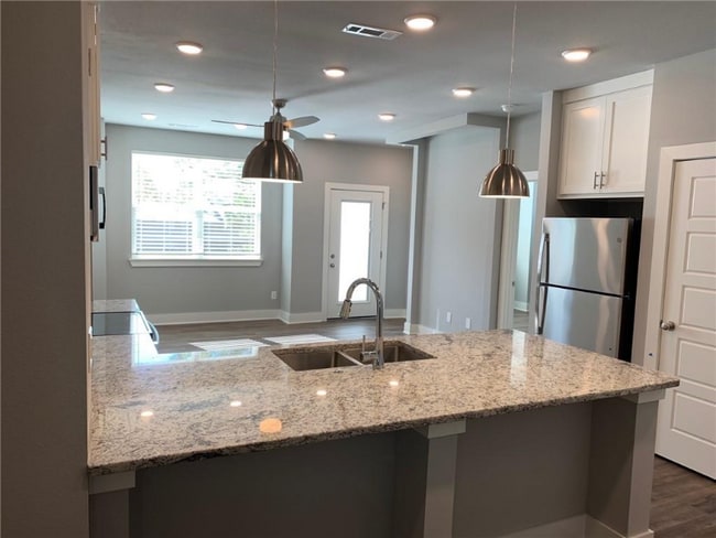 Photo - 1735 W Deane St