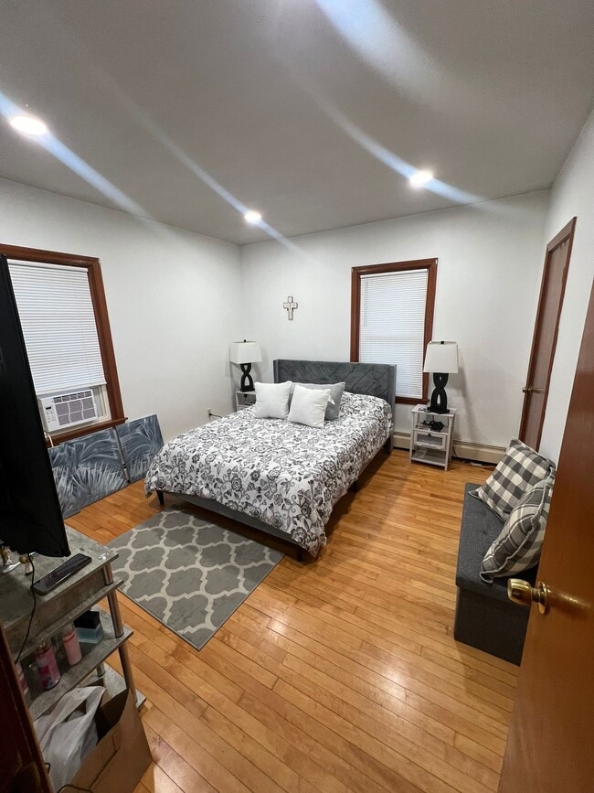 Photo - 31 Anthony St Unit Second Floor Apartment