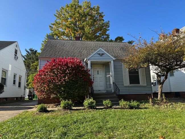 Newly updated 3 bd house in Euclid- NO VOU... - Newly updated 3 bd house in Euclid- NO VOU...