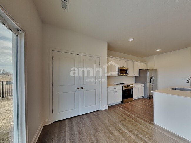 Photo - 9106 Henley Ave