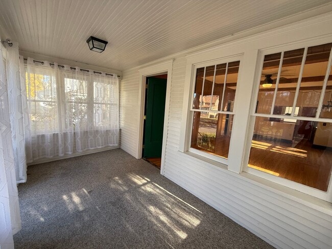 Photo - 228 8th Ave SE