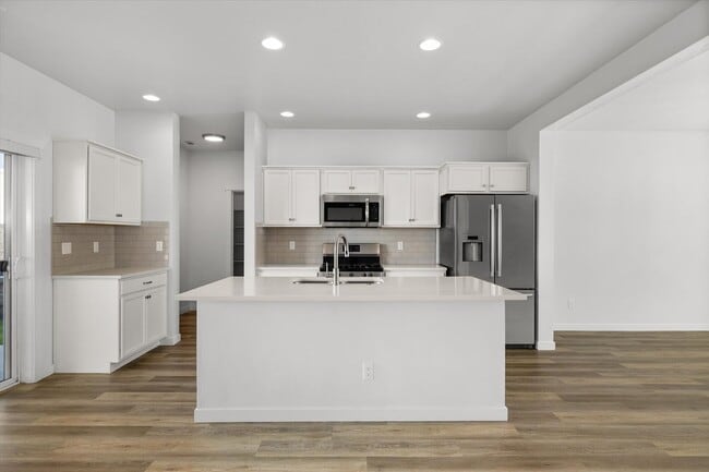 Photo - Eagle, ID – Spacious 3 Bedroom + Bonus Room