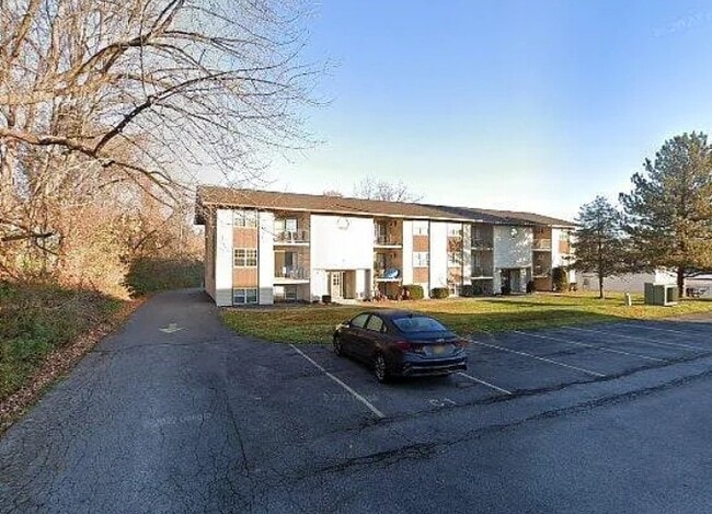Building Photo - 2 Wood Rd Unit A-5