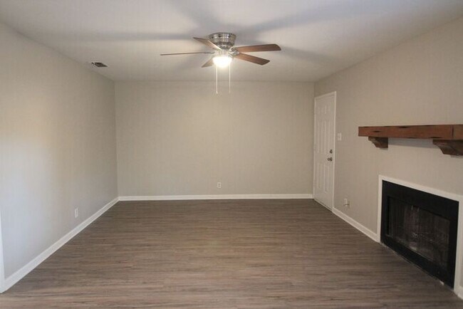 Photo - Tour Today! 2 bed 2 bath Apartment in Sout...