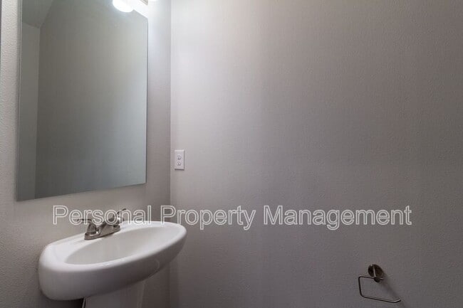 Photo - 5705 NE 59th Way
