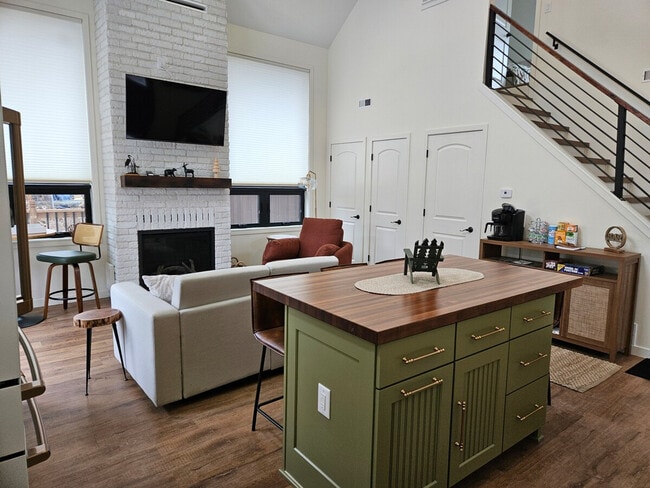 Photo - 5913 Lake Edge Rd Unit ID1300982P