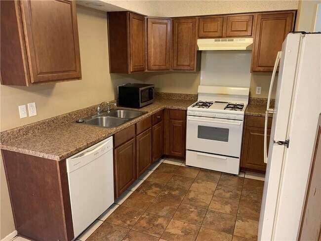 Photo - 7208 Creekside Dr