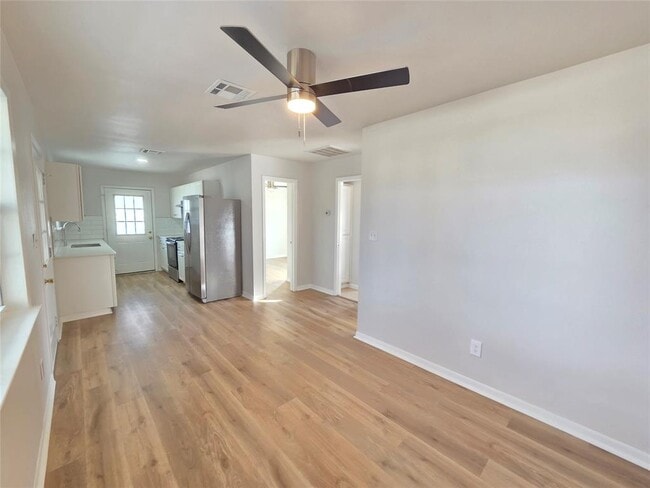 Photo - 411 W 4th St