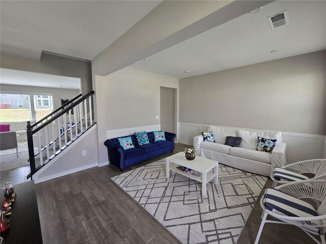 Photo - 121 Linden Ct