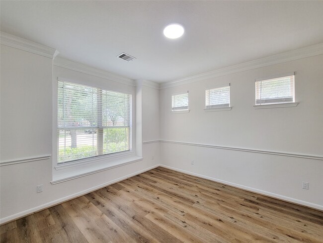 Building Photo - 2814 Bay Springs View