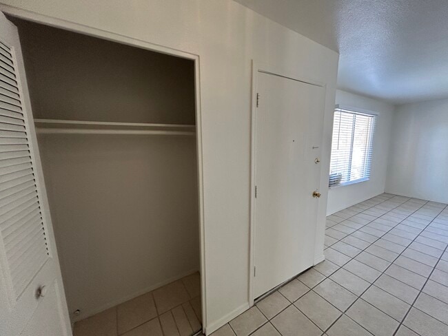 Photo - 5744 N 44th Ave