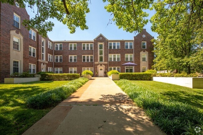 Building Photo - Beautiful Clayton Condo Unit 1