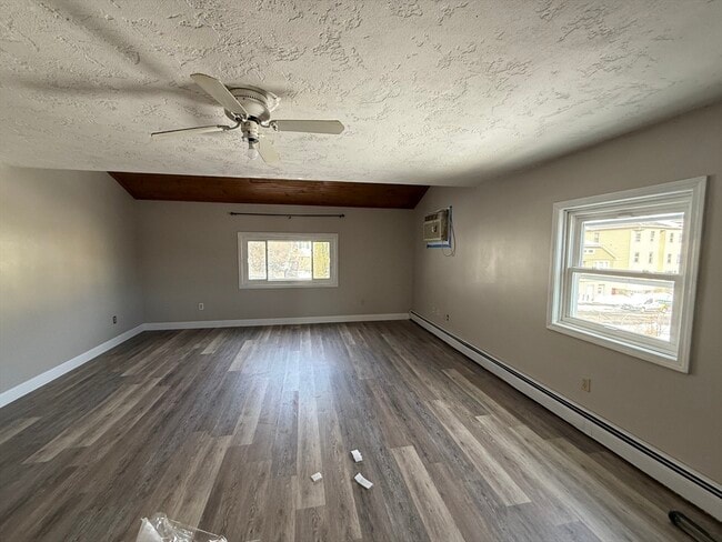 Photo - 21 Creston St