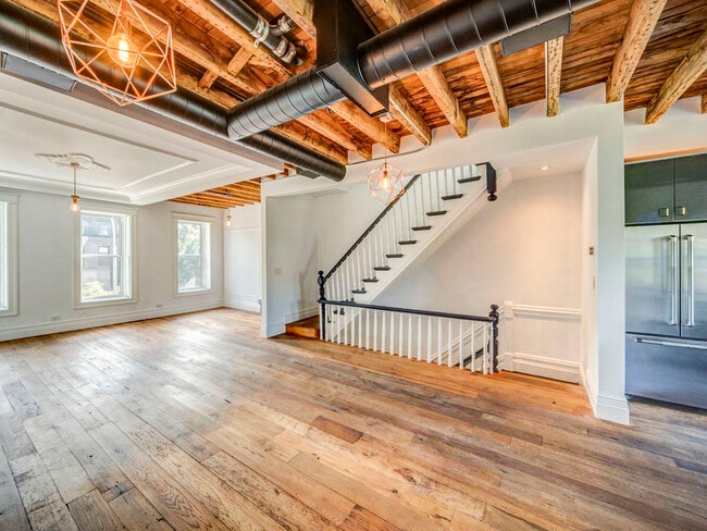 Building Photo - 607 Hancock St Unit 2 Rental