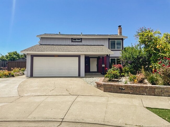 Welcome to this stunning 4 bedroom, 2.5 ba... - Welcome to this stunning 4 bedroom, 2.5 ba... House