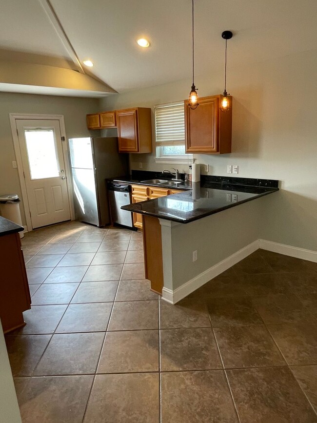 Photo - 2BD/1BA in Lakeview, with Driveway and Private Backyard