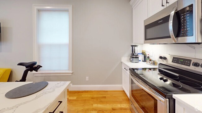 Building Photo - 3305 Washington St Unit 102 Rental