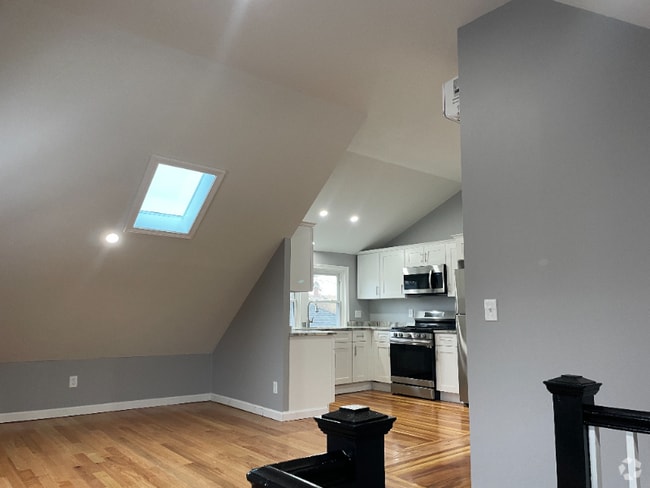 Building Photo - 157 4th St Unit 2B Rental
