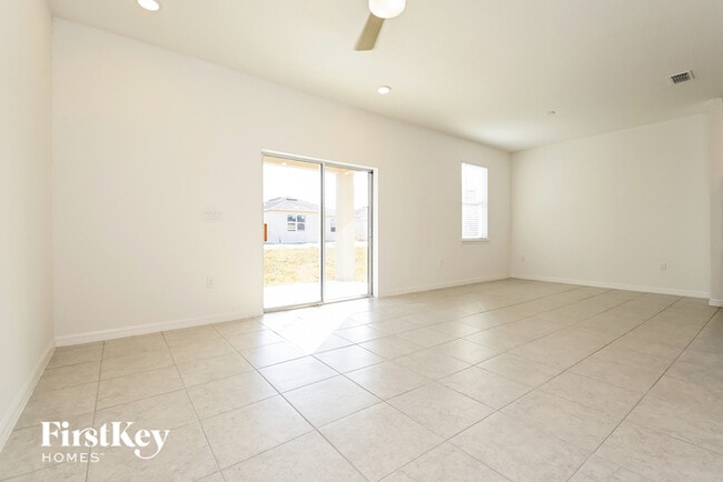 Photo - 315 Corbel Ln