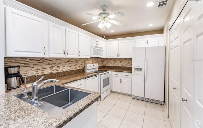 Building Photo - 3300 Loveland Blvd Unit 602 Rental