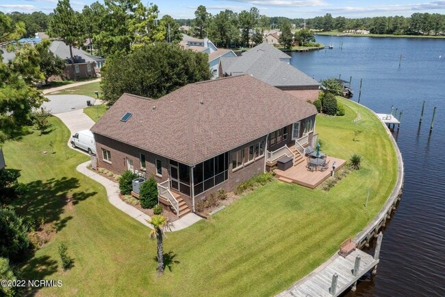 Building Photo - 906 Diamond Ct