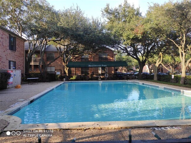 Photo - 2255 Braeswood Park Dr Condo Unit 261