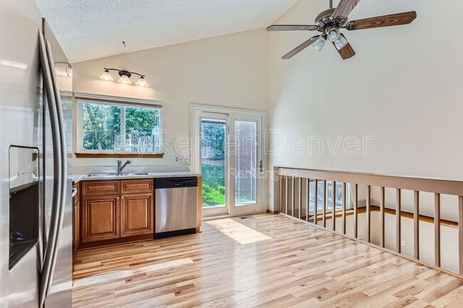 Building Photo - 460 E Arden Cir