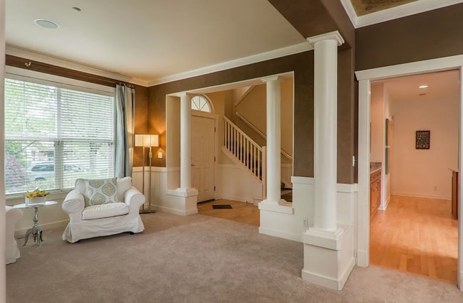Photo - 1385 NE Katsura St