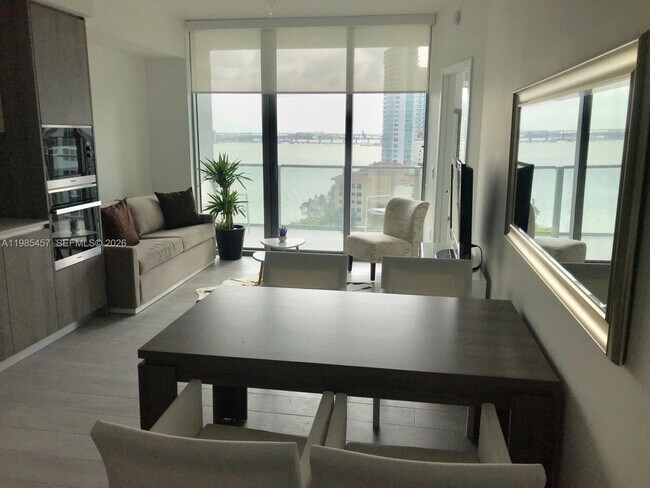 Photo - 2900 NE 7th Ave Unidad 1008