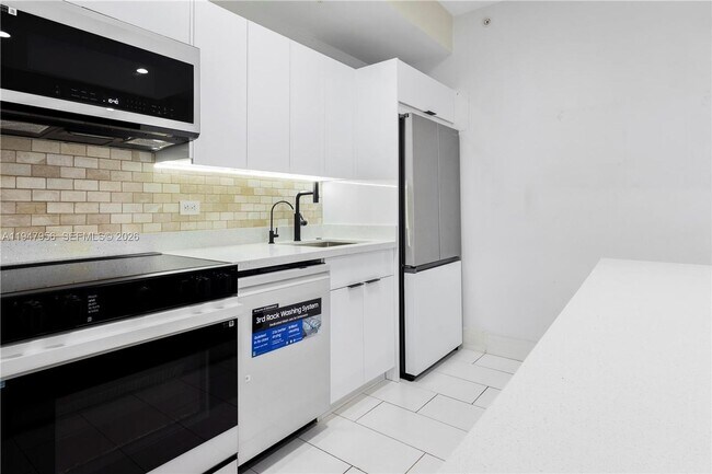 Building Photo - 5300 NW 87th Ave