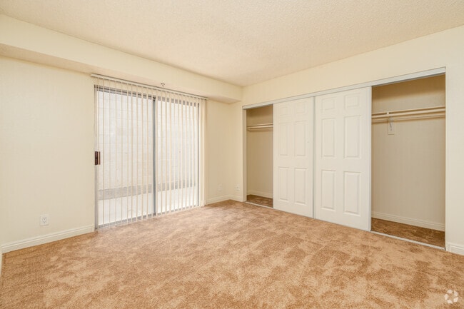 1BR, 1BA - 527SF - Bedroom