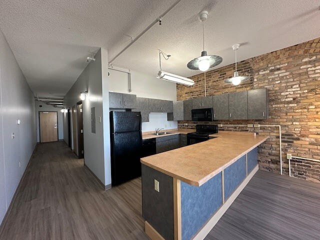 Photo - Bridgeman Russell