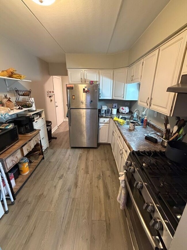 Photo - 170 E Lake St Unit 101 pR