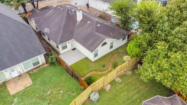 Photo - 16510 Bluff Springs Dr