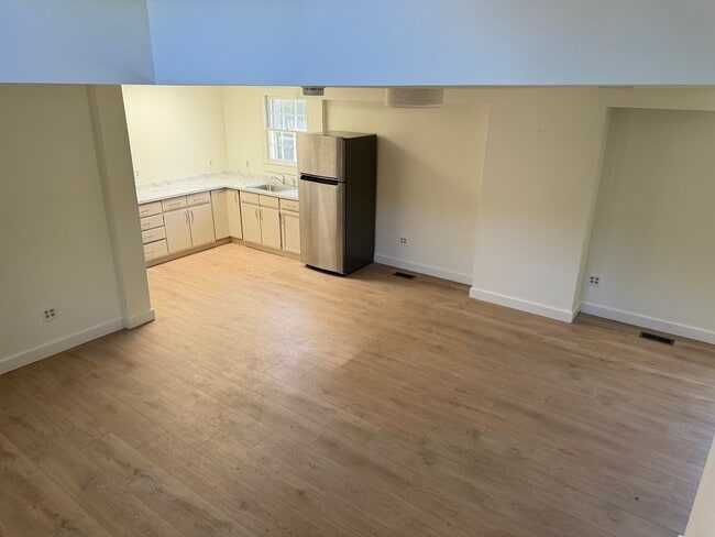 362 King St Unit 1