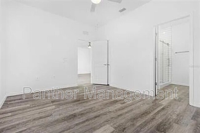 Photo - 5205-5207 30th St SW