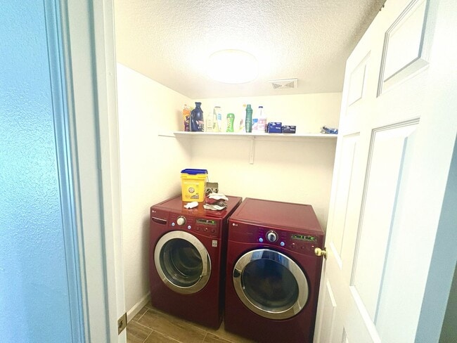 Photo - 10960 Woolwich Way