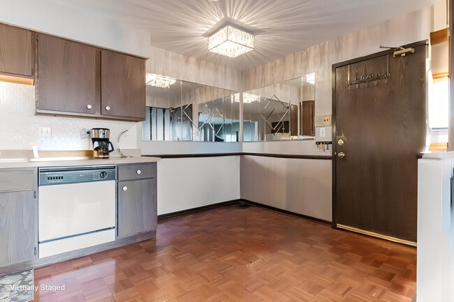 Photo - 310 George St