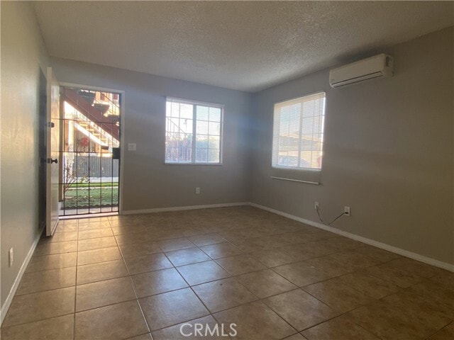 Photo - 1023 W 8th St Unit B