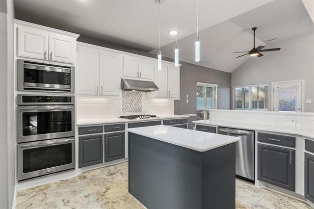 Photo - 2003 Silent Shore St