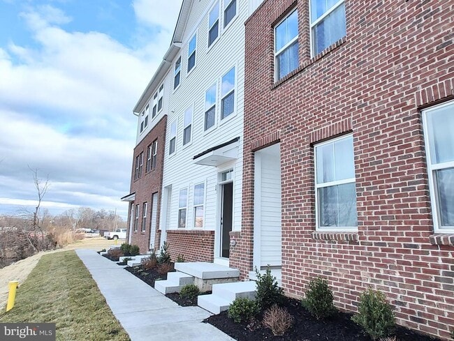 Building Photo - 3 Wafer Aly