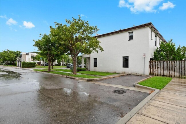 Photo - 20814 NE 5th Ct