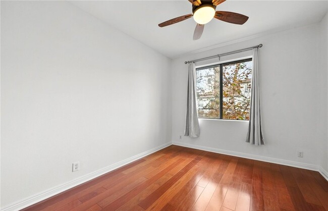 Photo - 330 Cordova St Unit 305