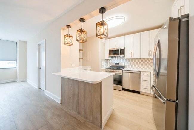 Building Photo - 45 River Dr S Unit 1506